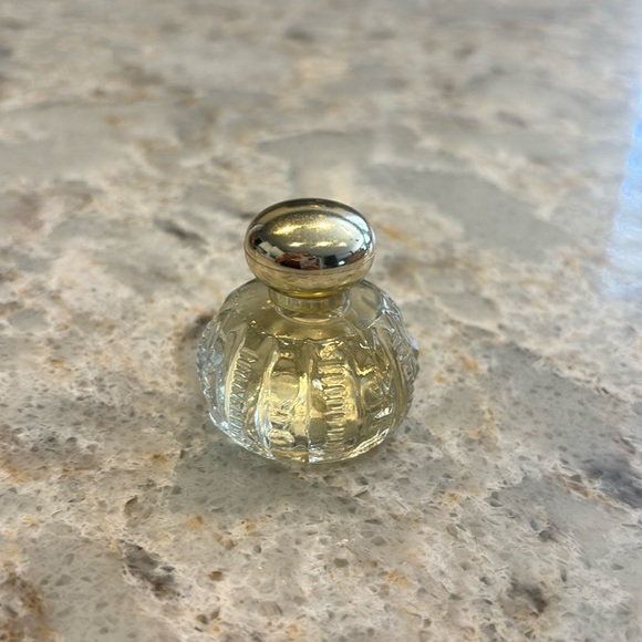 Avon Other - Avon vintage 1991 Lahana Very Merry Splash cologne.
